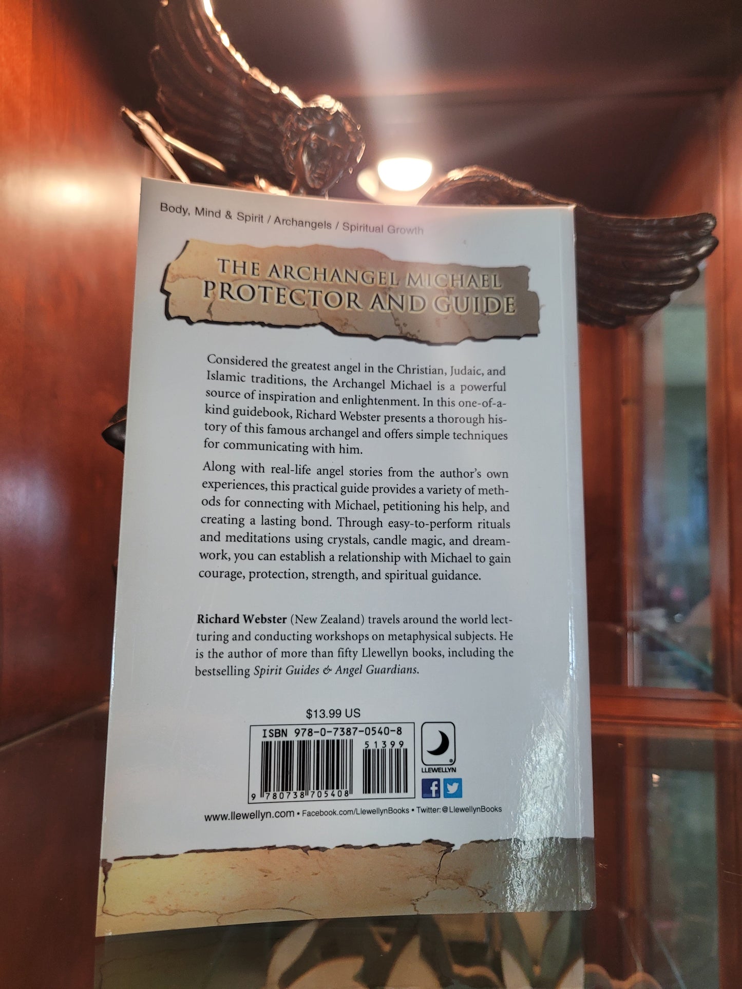 Communicating w/ the Archangel Michael For Guidance & Protection