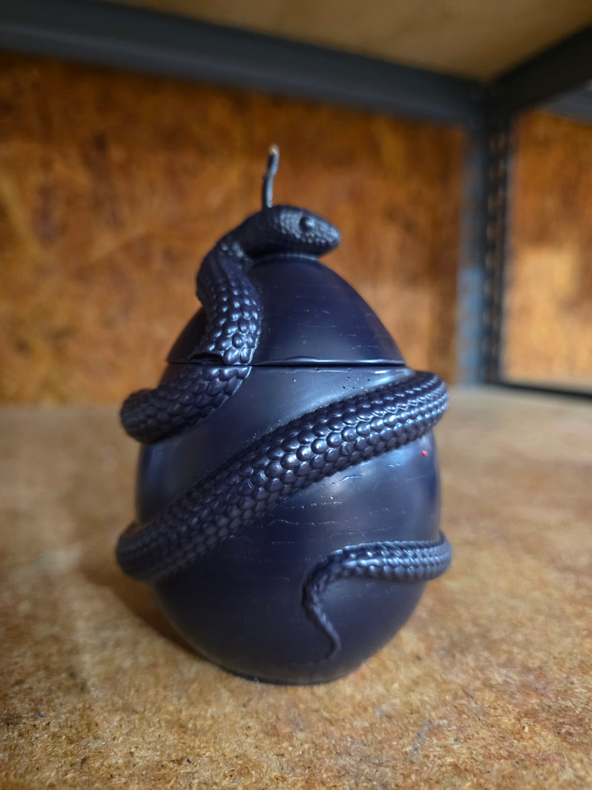 Loadable Egg W/ Snake Guardian