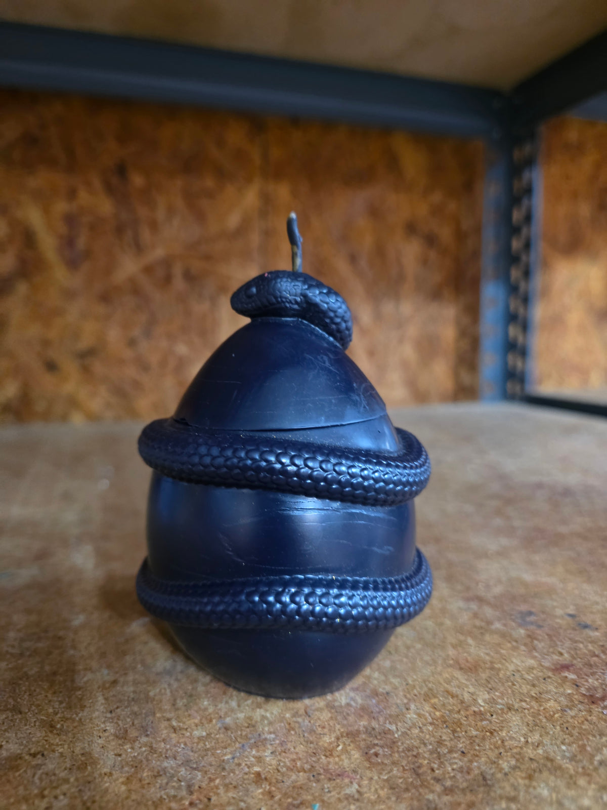 Loadable Egg W/ Snake Guardian